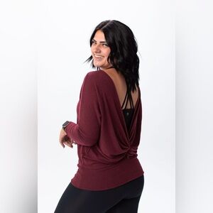 Savvi Portia Shrug Top in Wine